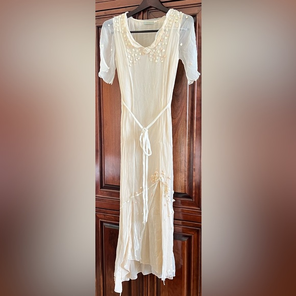 Nataya Dress Ivory Romantic Dress. Size S.